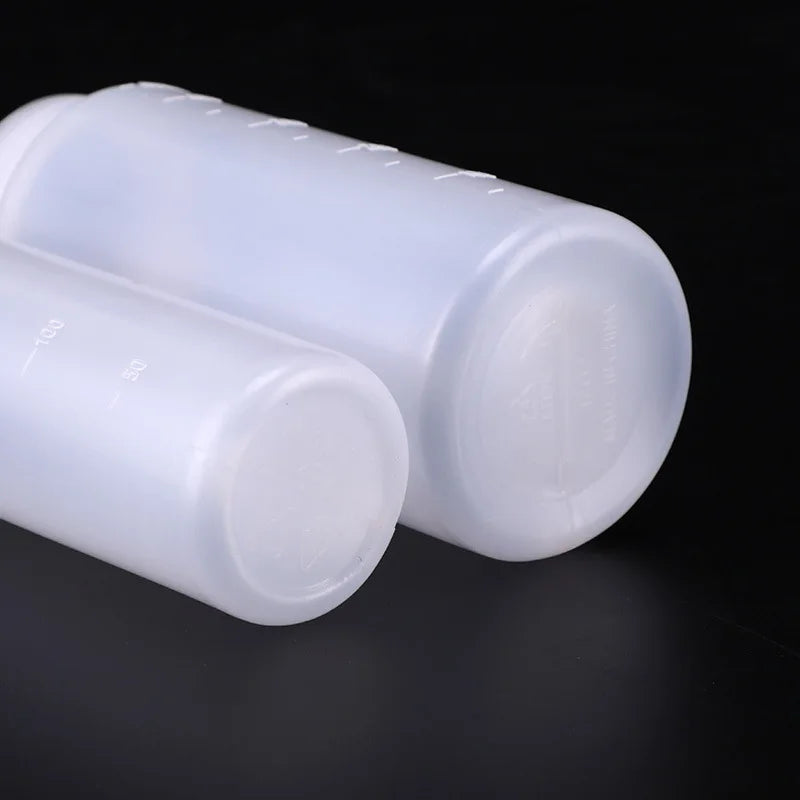 Large Squeeze Condiment Bottles with Nozzles Ketchup BBQ Sauces Olive Oil Bottle Dispenser Squeeze Sauce Bottle Kitchen Gadget