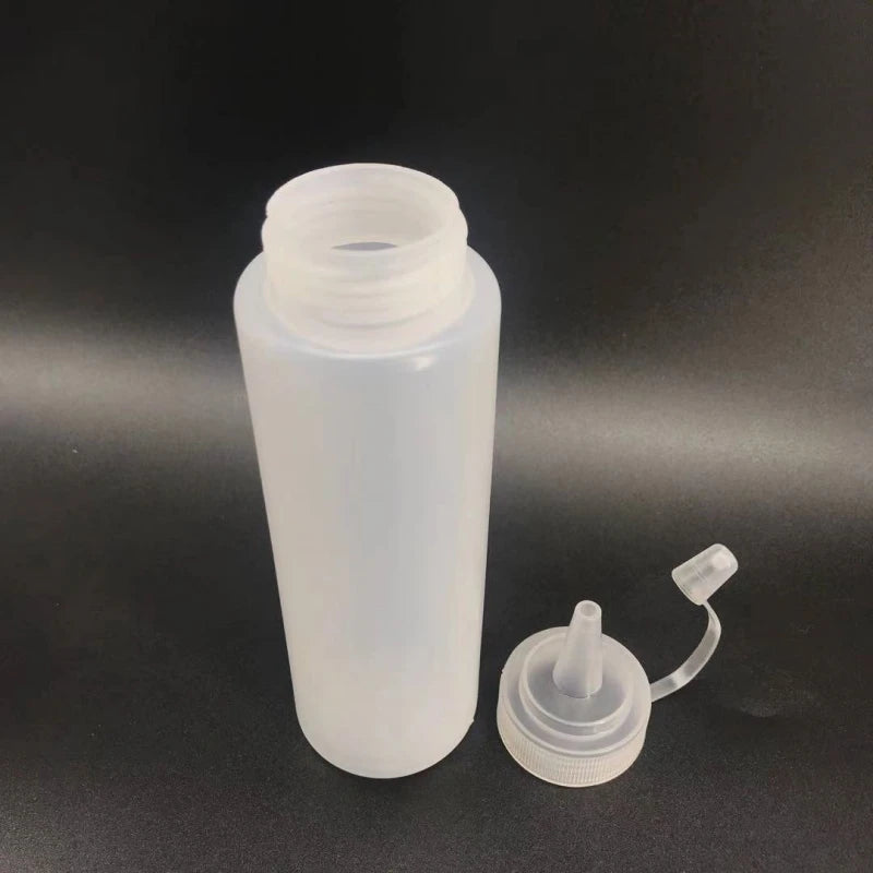 Large Squeeze Condiment Bottles with Nozzles Ketchup BBQ Sauces Olive Oil Bottle Dispenser Squeeze Sauce Bottle Kitchen Gadget